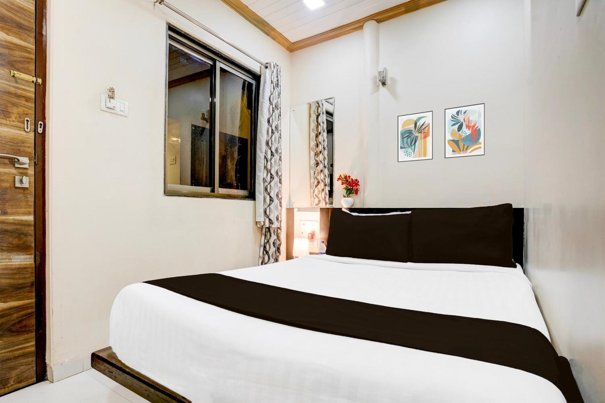 Airport Metro Hotel Мумбаї Екстер'єр фото